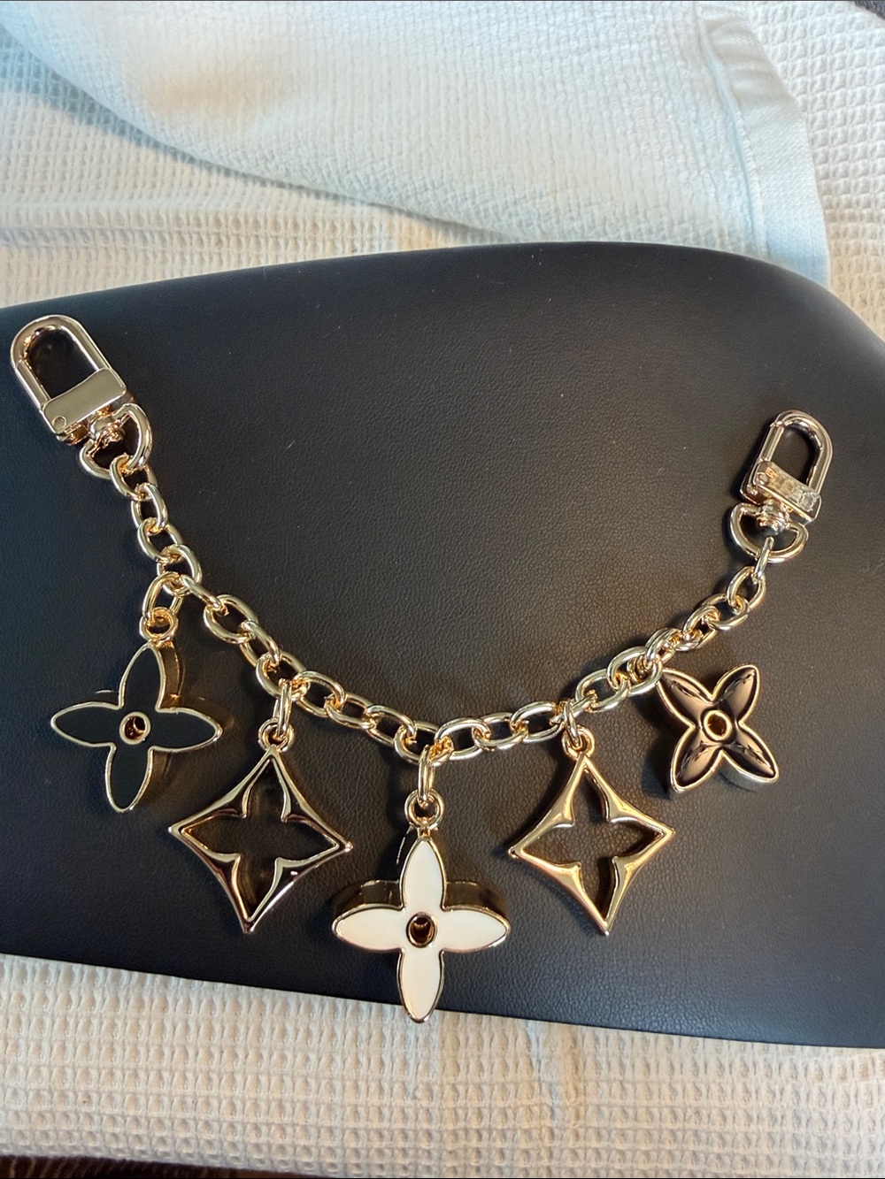 Source Unknown Gold-Tone Floral Charm Chain with Black and White Enamel